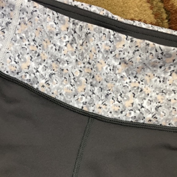 Lululemon Gather and Crown Crop - Picture 9 of 10